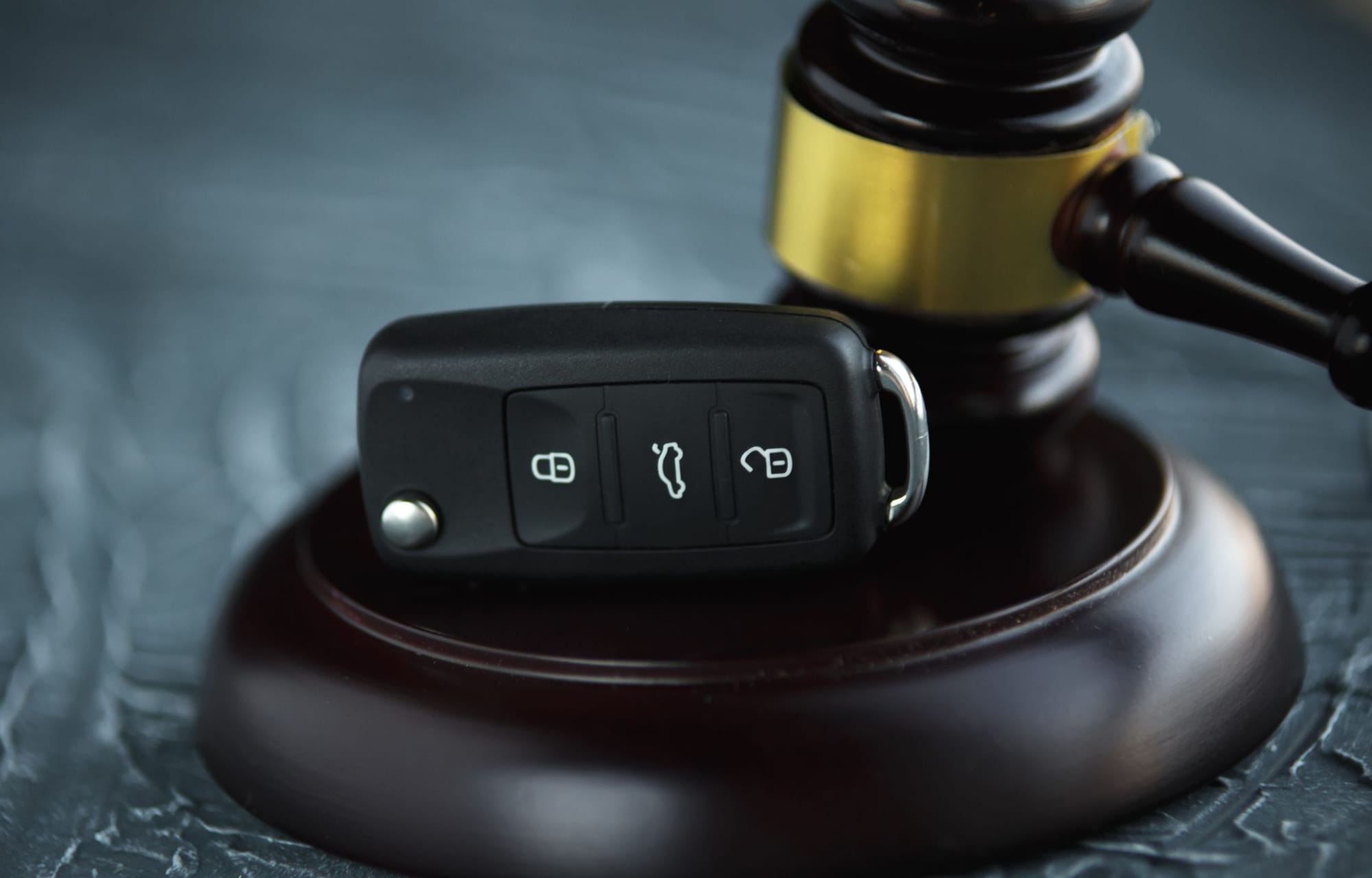 Cómo sacar licencia para comprar carros en subasta en Texas